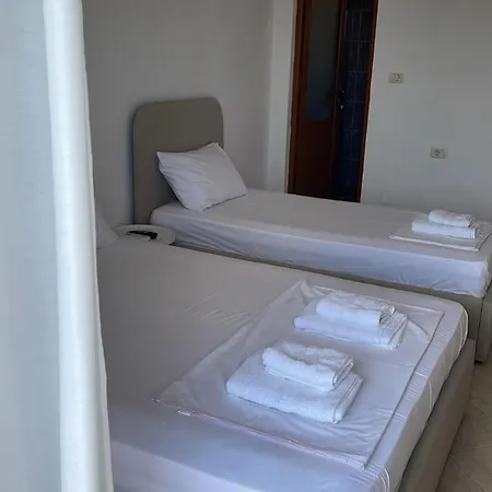 Aparthotel Whiteheart Borsh